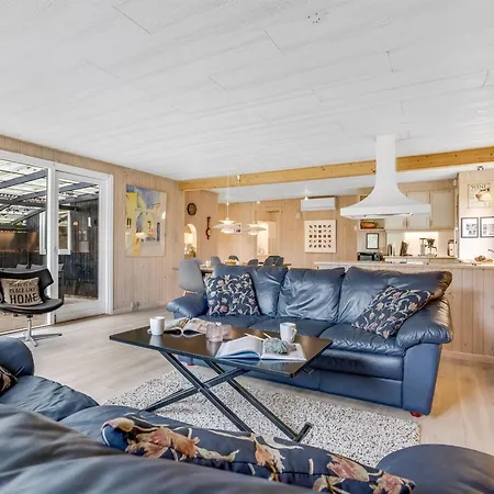 Ferienhaus Dali - 200m From The Sea By Interhome Bøtø By