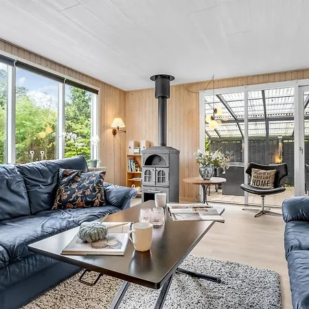 Ferienhaus Dali - 200m From The Sea By Interhome Bøtø By